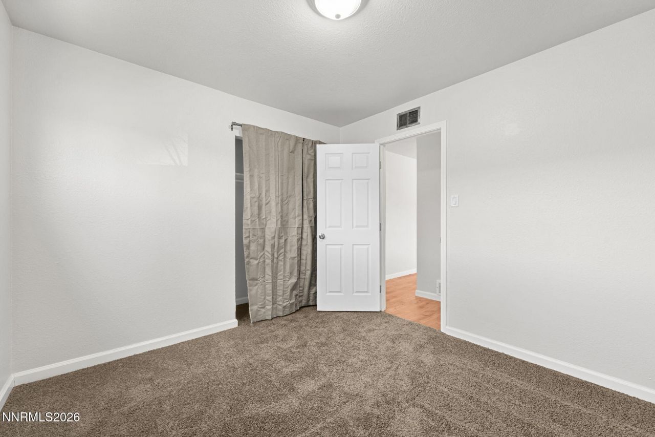 14 E Greenbrae Drive, Sparks, NV 89431 Photo