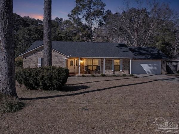 5121 Rowe Trl, Pace, FL 32571