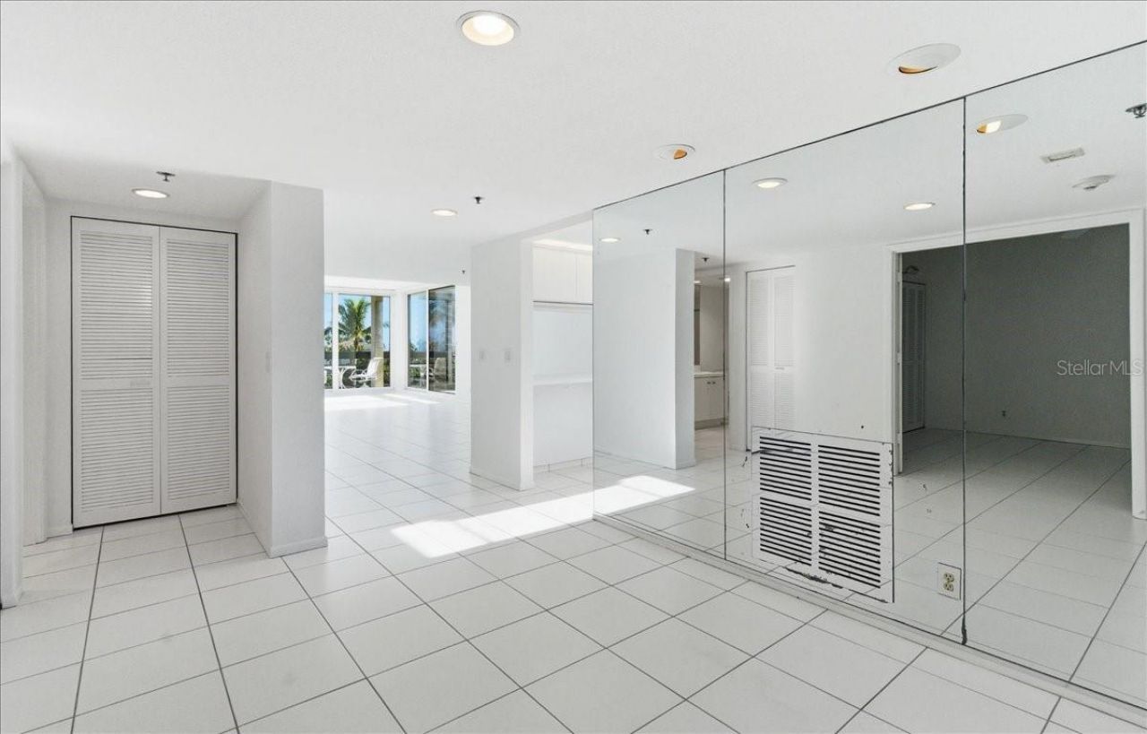 1065 Gulf Of Mexico Drive, Unit 305, Longboat Key, FL 34228 Photo