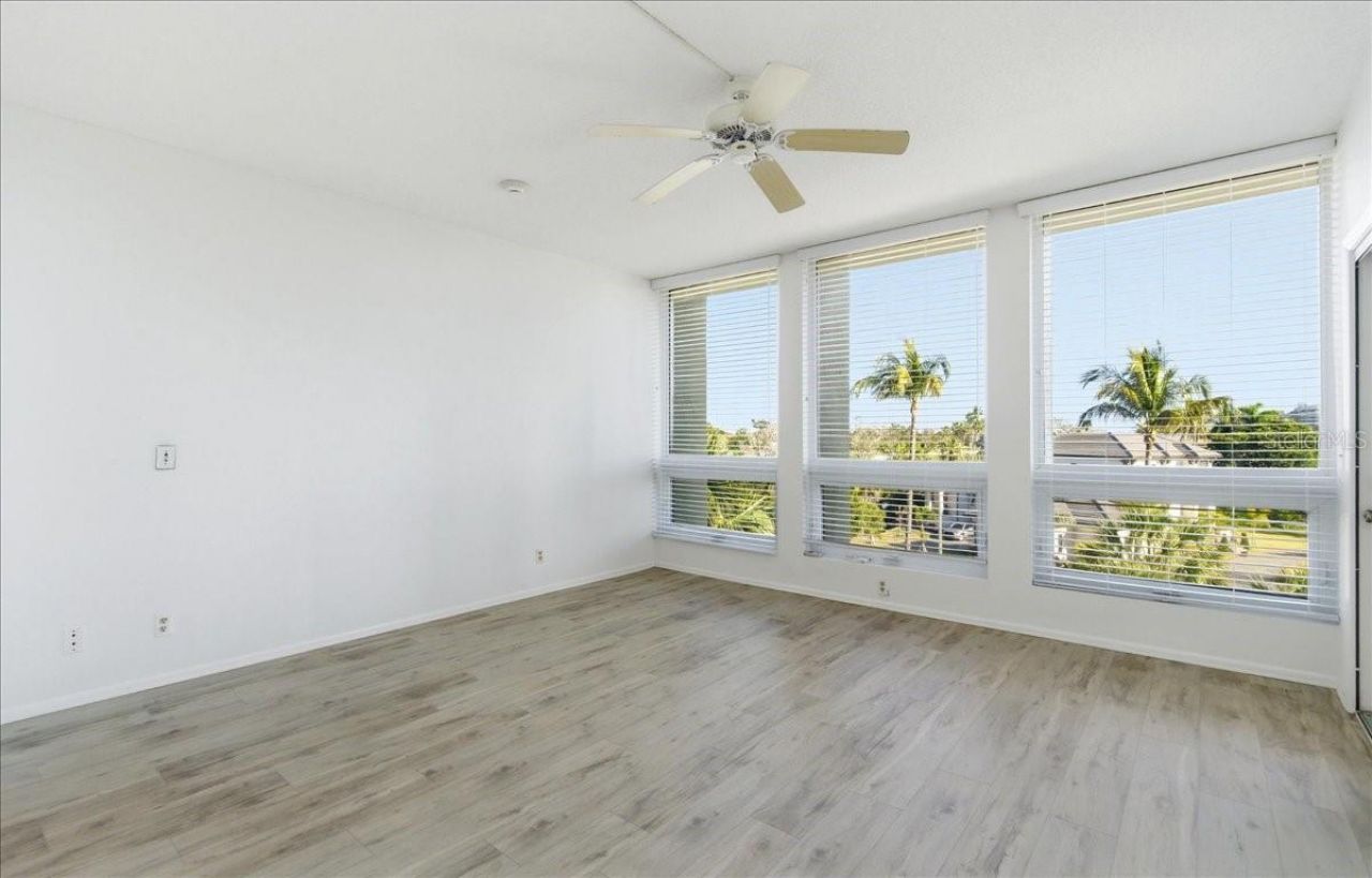 1065 Gulf Of Mexico Drive, Unit 305, Longboat Key, FL 34228 Photo