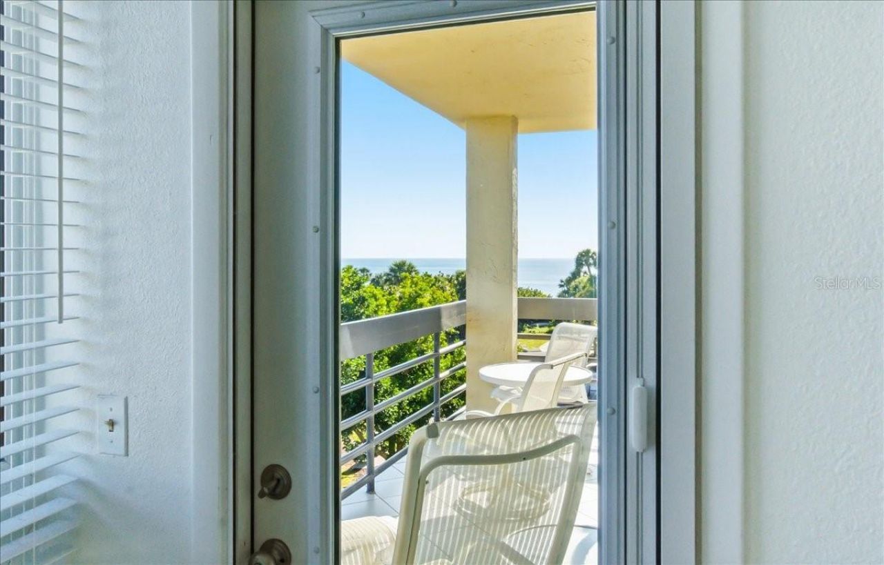 1065 Gulf Of Mexico Drive, Unit 305, Longboat Key, FL 34228 Photo