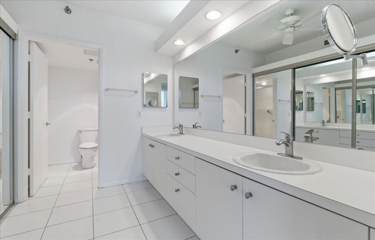 1065 Gulf Of Mexico Drive, Unit 305, Longboat Key, FL 34228 Photo