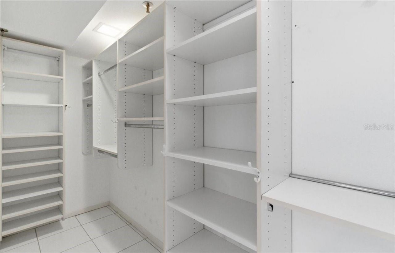 1065 Gulf Of Mexico Drive, Unit 305, Longboat Key, FL 34228 Photo