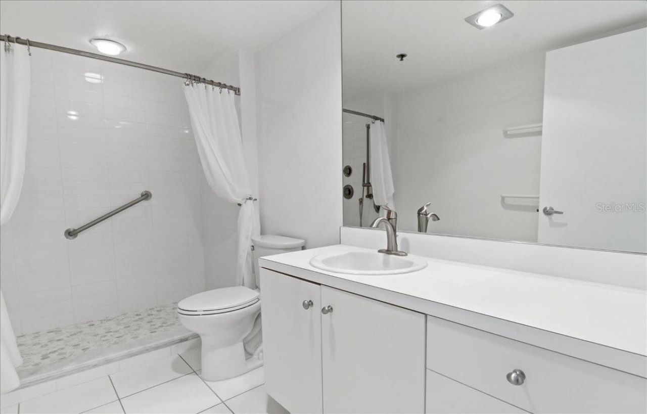 1065 Gulf Of Mexico Drive, Unit 305, Longboat Key, FL 34228 Photo