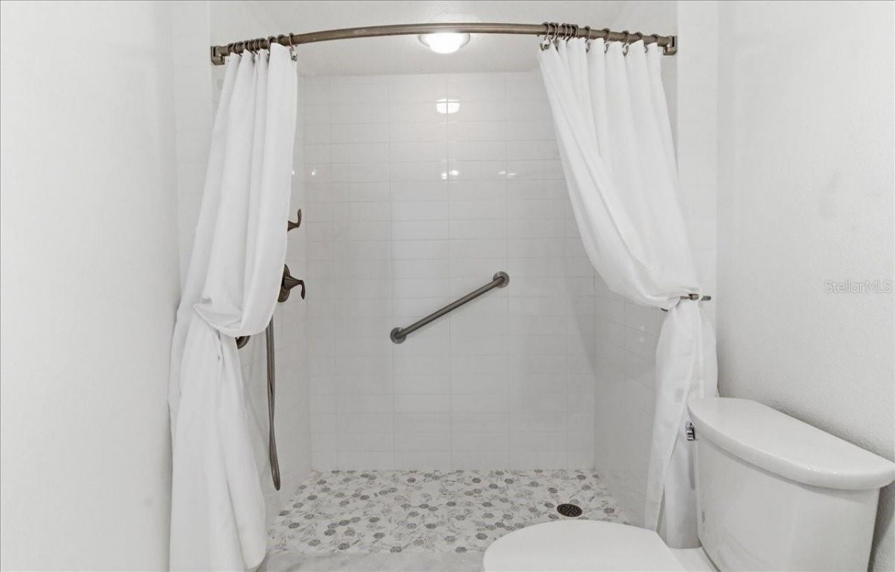 1065 Gulf Of Mexico Drive, Unit 305, Longboat Key, FL 34228 Photo