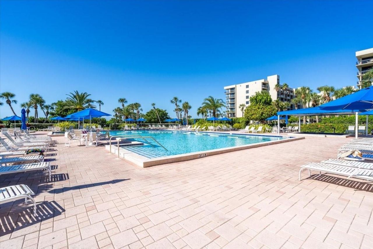 1065 Gulf Of Mexico Drive, Unit 305, Longboat Key, FL 34228 Photo