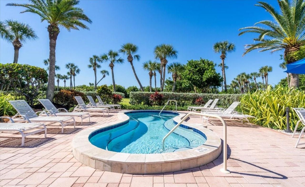 1065 Gulf Of Mexico Drive, Unit 305, Longboat Key, FL 34228 Photo