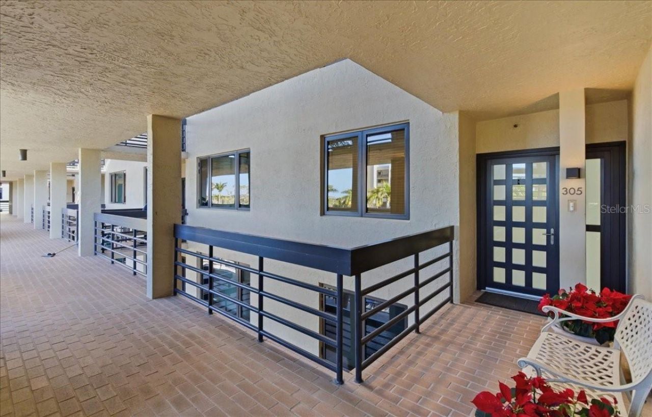 1065 Gulf Of Mexico Drive, Unit 305, Longboat Key, FL 34228 Photo