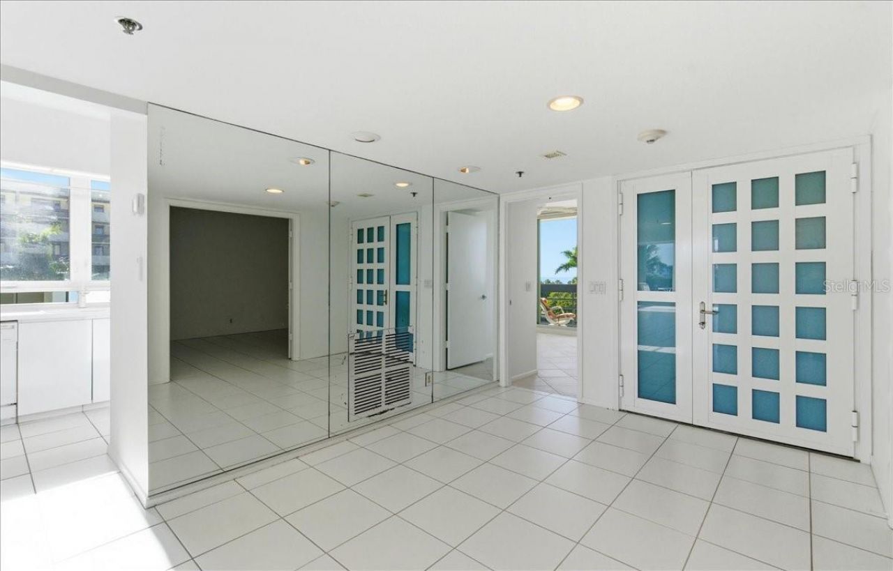1065 Gulf Of Mexico Drive, Unit 305, Longboat Key, FL 34228 Photo