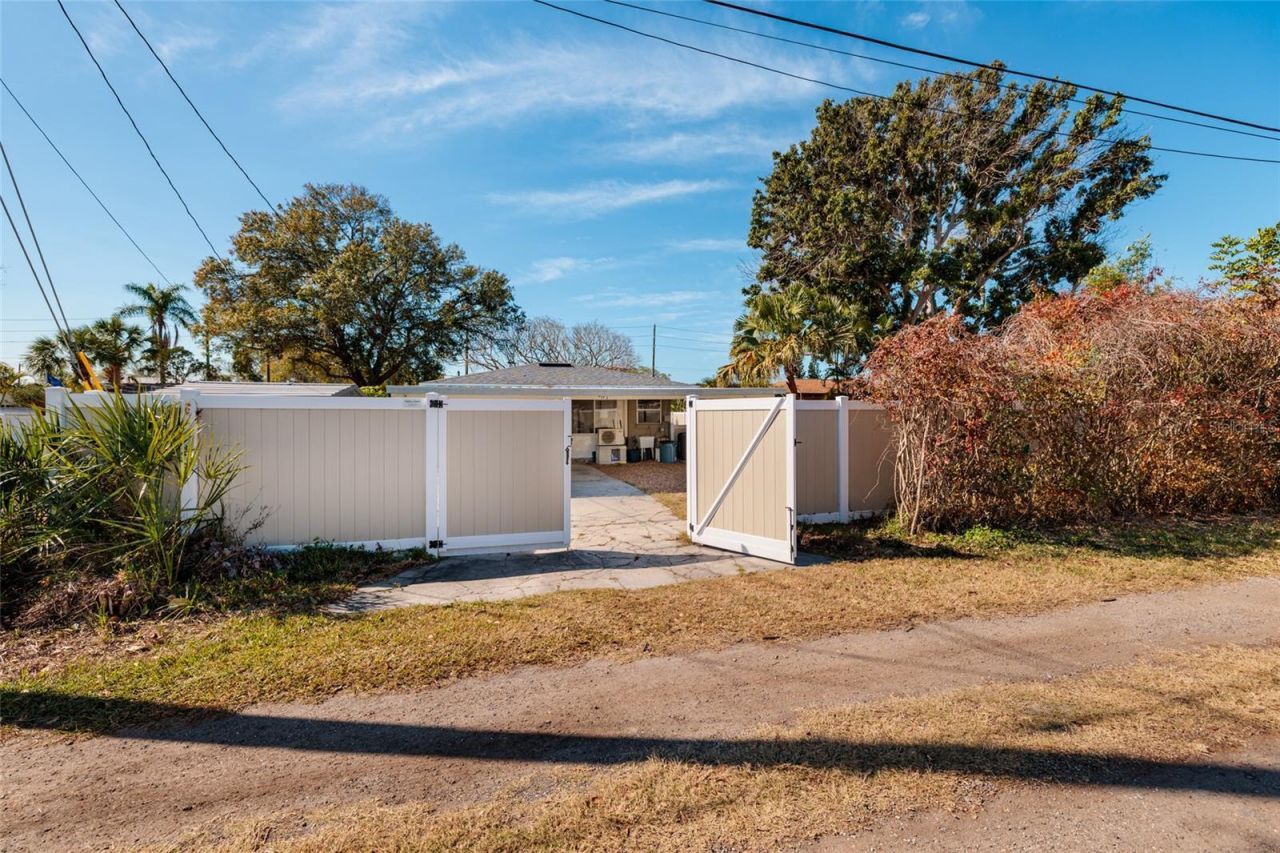 7201 Grevilla Avenue S, South Pasadena, FL 33707 Photo