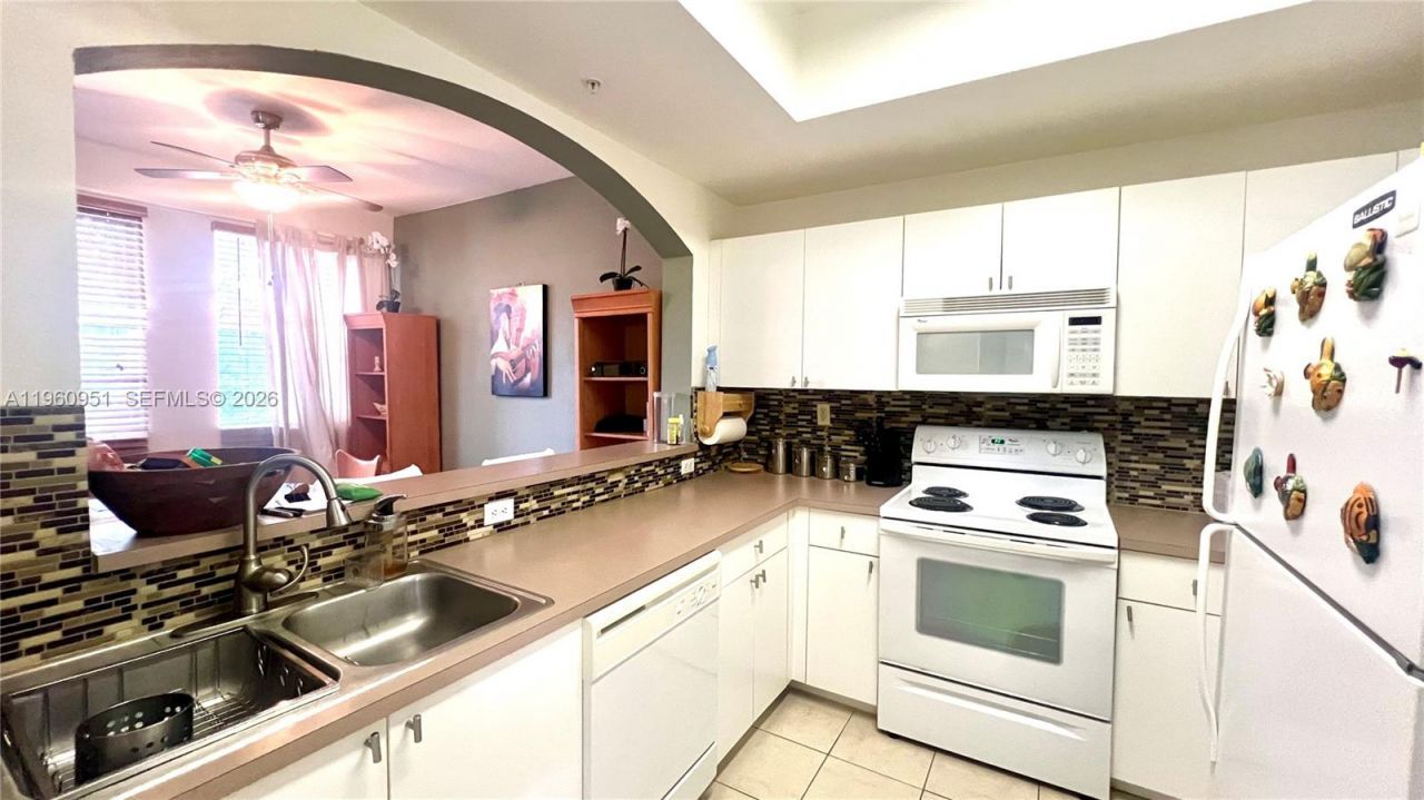 8970 W Flagler St, Unit 212, Miami, FL 33174 Photo