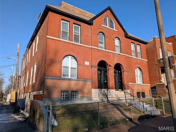 3743 Wisconsin Avenue, St Louis, MO 63118