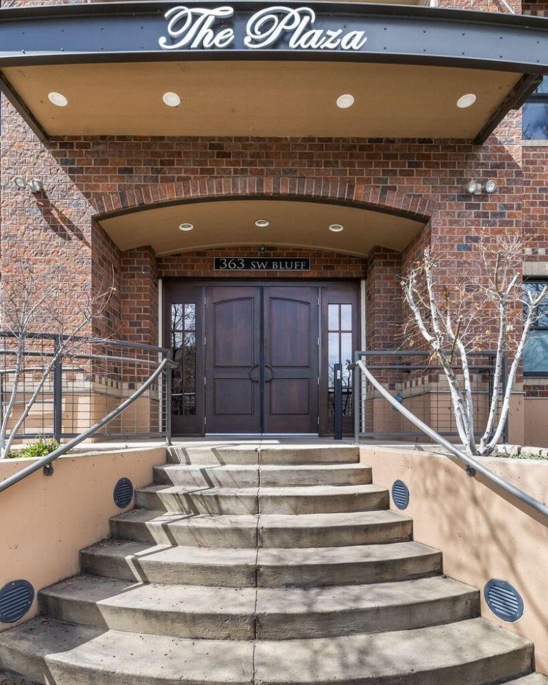 363 SW Bluff Drive, Unit 107, Bend, OR 97702 Main Photo