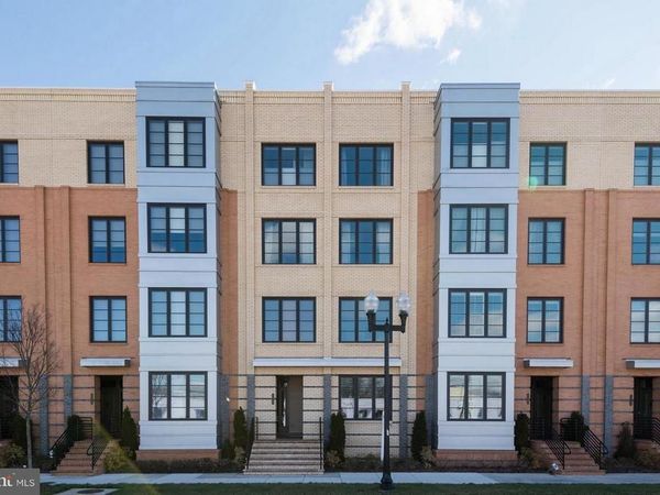 2009 RICHMOND HIGHWAY, Unit 101, ALEXANDRIA, VA 22301