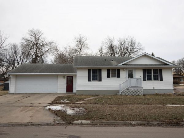113 W 6th Street, Adrian, MN 56110