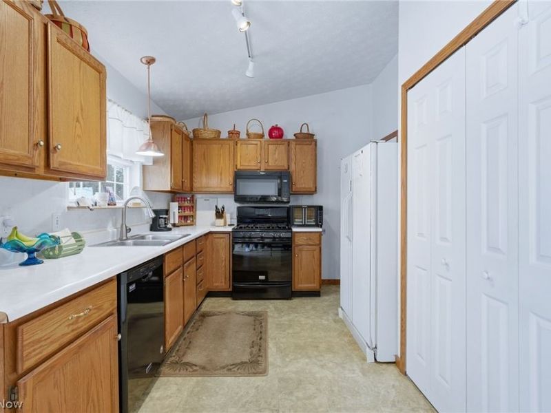 3867 Melv Street, Barberton, OH 44203 Photo 18