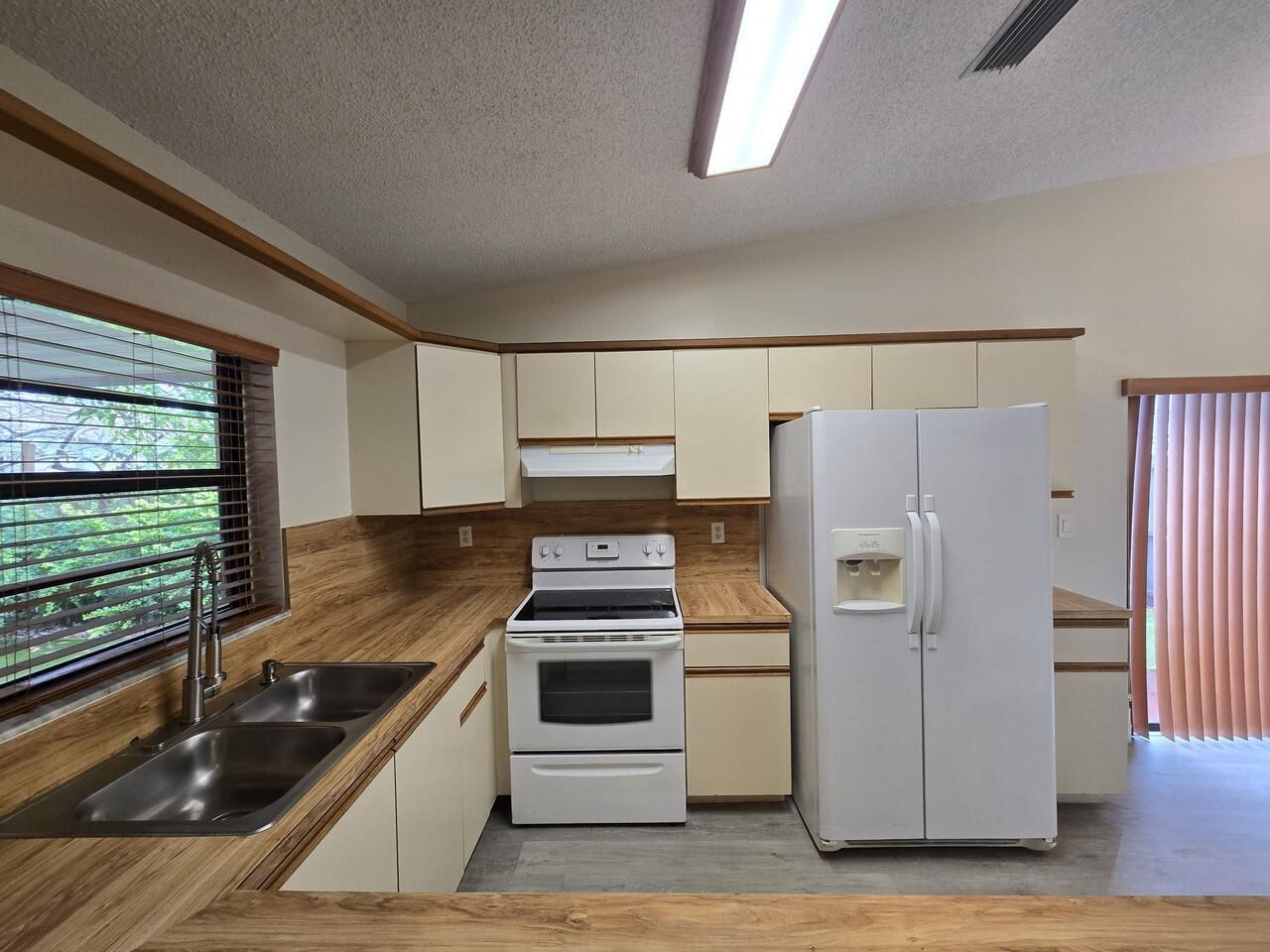 14464 SW 96th Ter , Miami, FL 33186 Photo