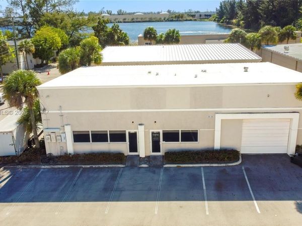 3434 SW 15th St, Deerfield Beach, FL 33442