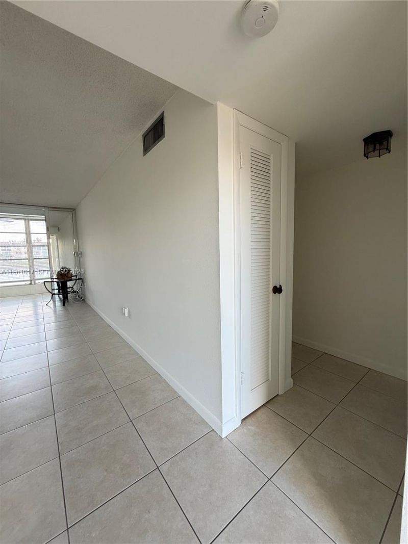 9001 Sunrise Lakes Blvd, Unit 208, Sunrise, FL 33322 Photo
