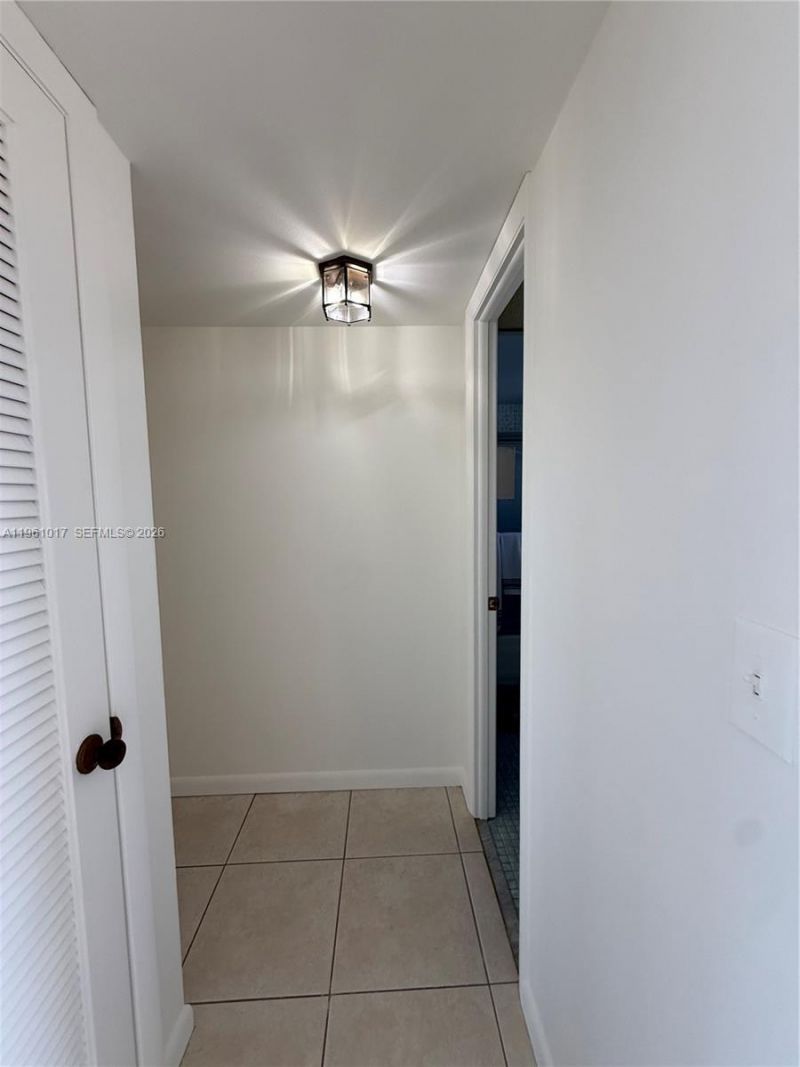 9001 Sunrise Lakes Blvd, Unit 208, Sunrise, FL 33322 Photo
