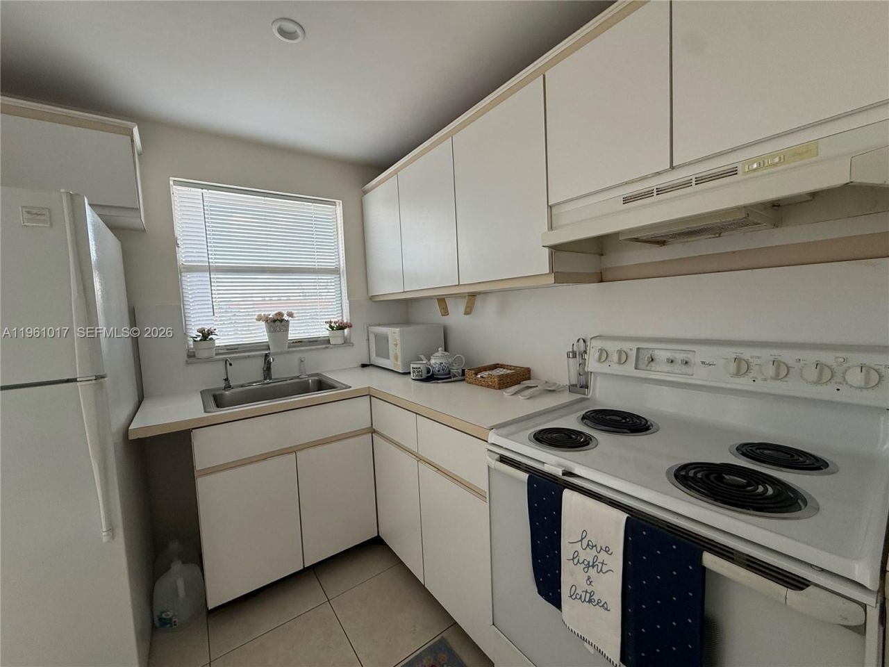 9001 Sunrise Lakes Blvd, Unit 208, Sunrise, FL 33322 Photo