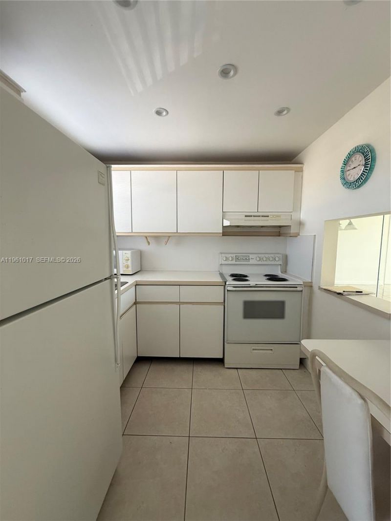 9001 Sunrise Lakes Blvd, Unit 208, Sunrise, FL 33322 Photo