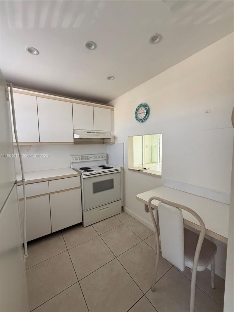 9001 Sunrise Lakes Blvd, Unit 208, Sunrise, FL 33322 Photo