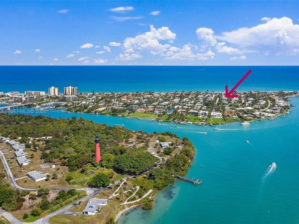 219 Colony Rd, Jupiter Inlet Colony, FL 33469