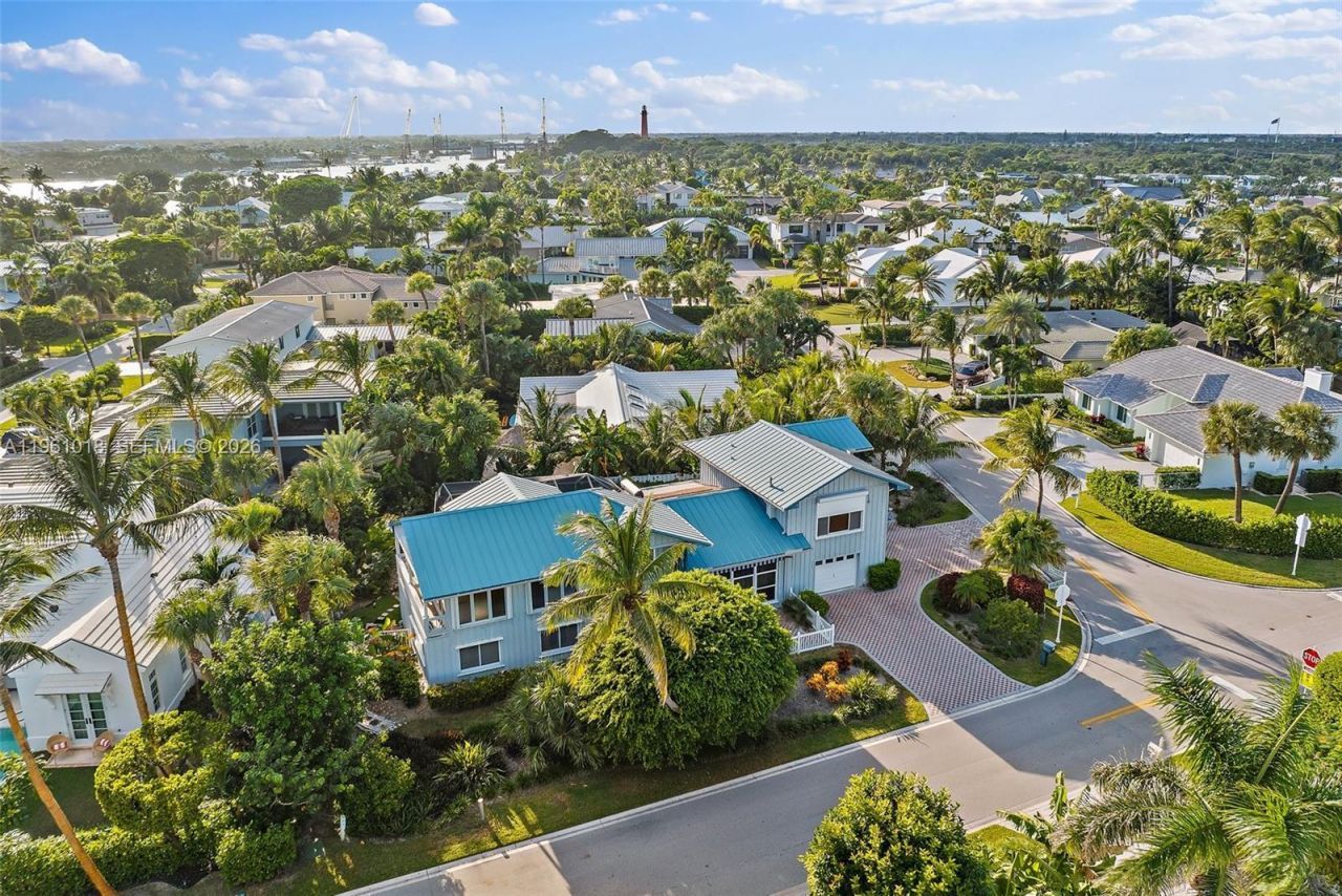 219 Colony Rd, Jupiter Inlet Colony, FL 33469 Photo