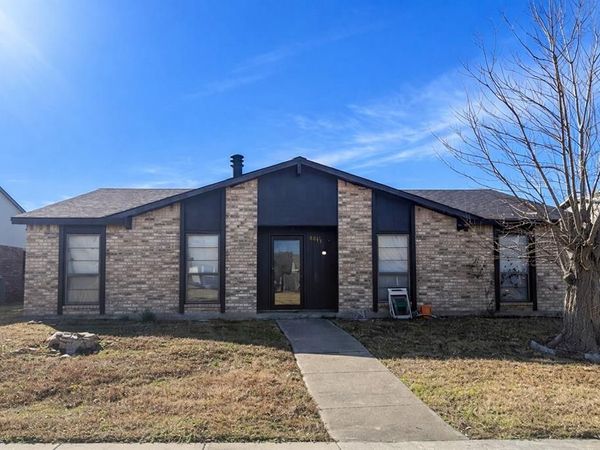 4913 Walker Drive, The Colony, TX 75056