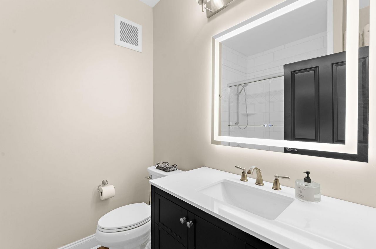 2244 Ashley Crossing Drive Photo 31