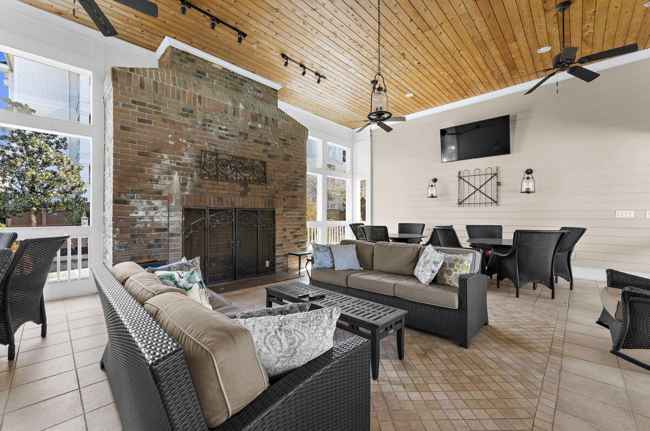 2244 Ashley Crossing Drive Photo 43