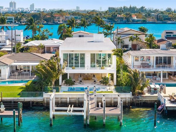 1161 Stillwater Dr, Miami Beach, FL 33141