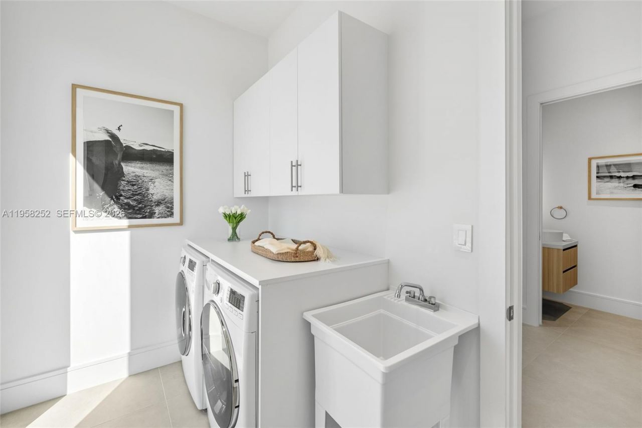 1161 Stillwater Dr, Miami Beach, FL 33141 Photo