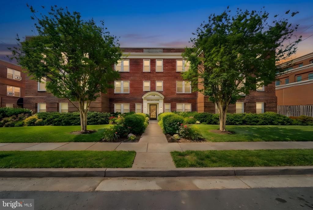 719 S St Asaph Street, Unit 203, Alexandria, VA 22314 Main Photo