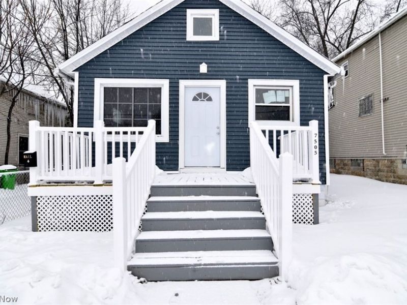 7505 Bancroft Avenue, Garfield Heights, OH 44105 Photo 2