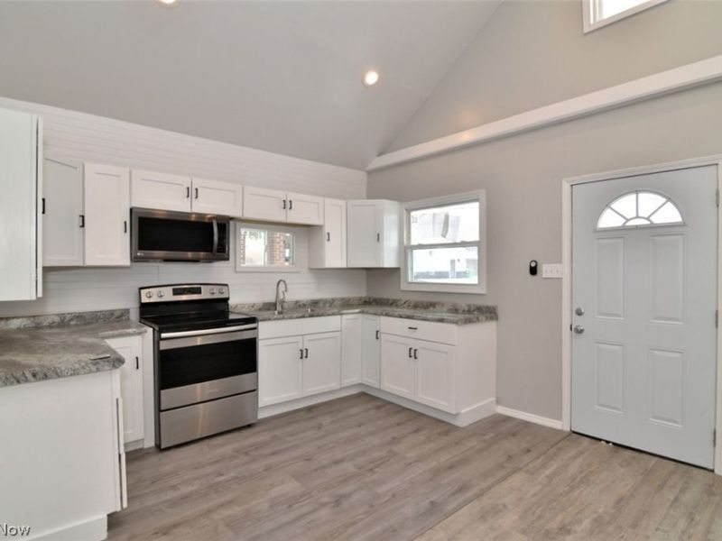 7505 Bancroft Avenue, Garfield Heights, OH 44105 Photo 8