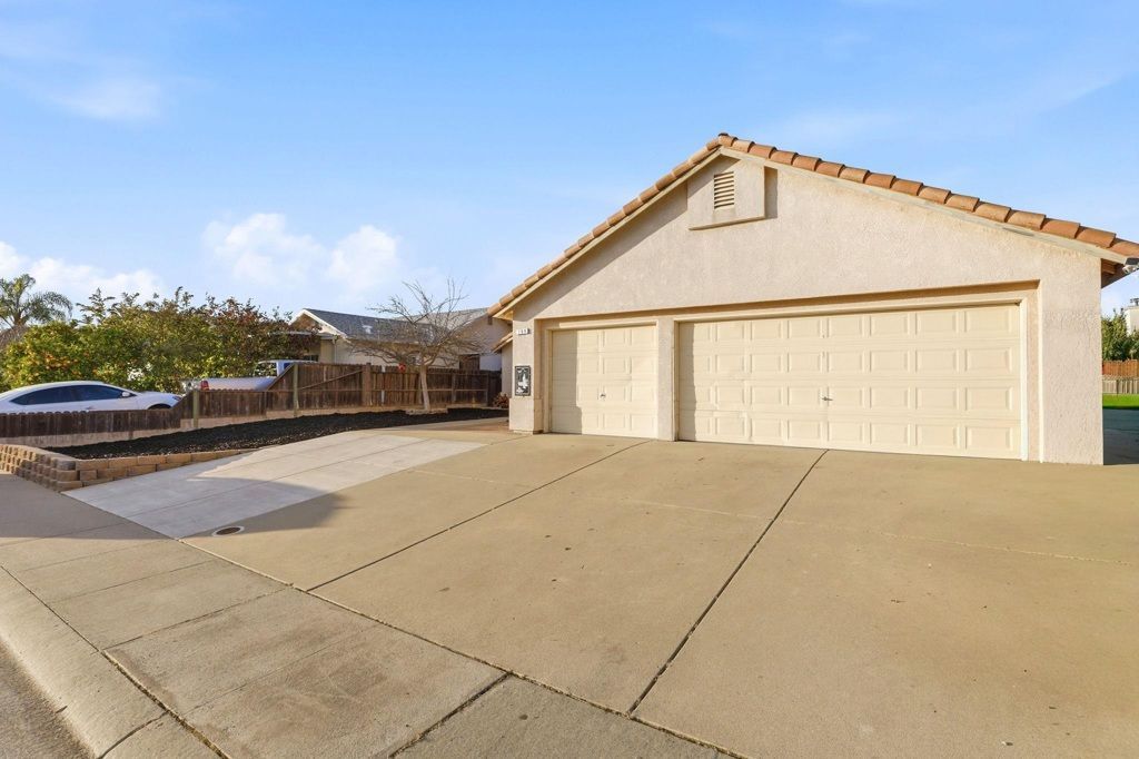 799 799 Morgans Ranch Cir, Galt, CA 95632 Main Photo