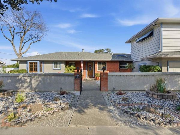 27 Barrie Dr, Pittsburg, CA 94565