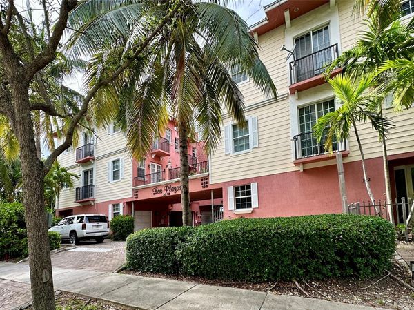 3213 NE 5th St, Unit 201, Pompano Beach, FL 33062