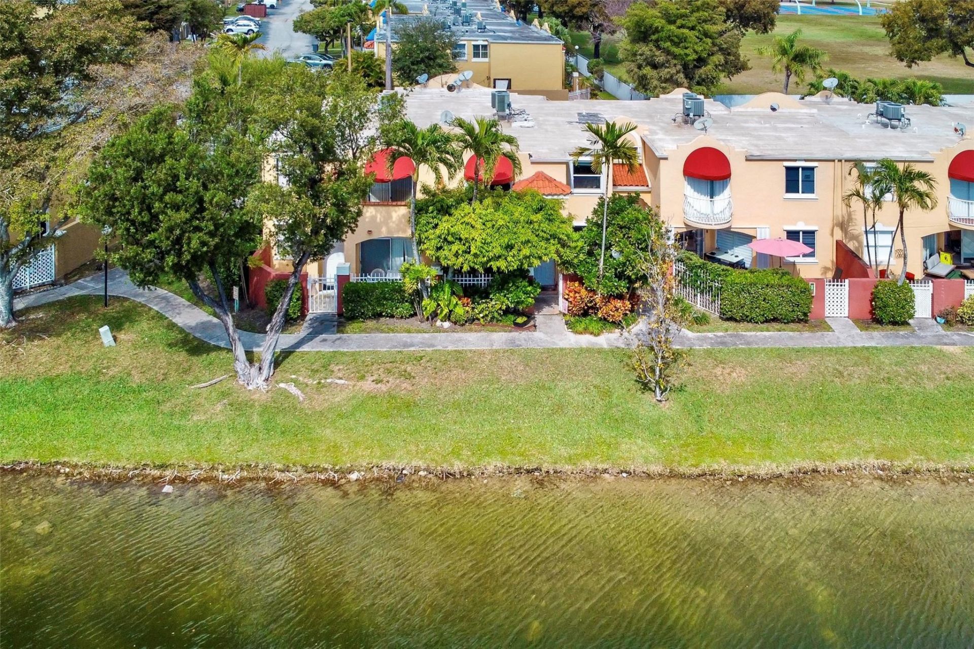 8550 NW 3rd Ln, Unit 304, Miami, FL 33126 Main Photo