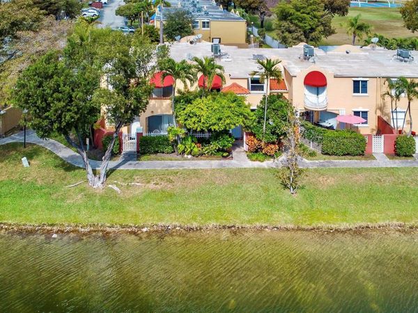 8550 NW 3rd Ln, Unit 304, Miami, FL 33126