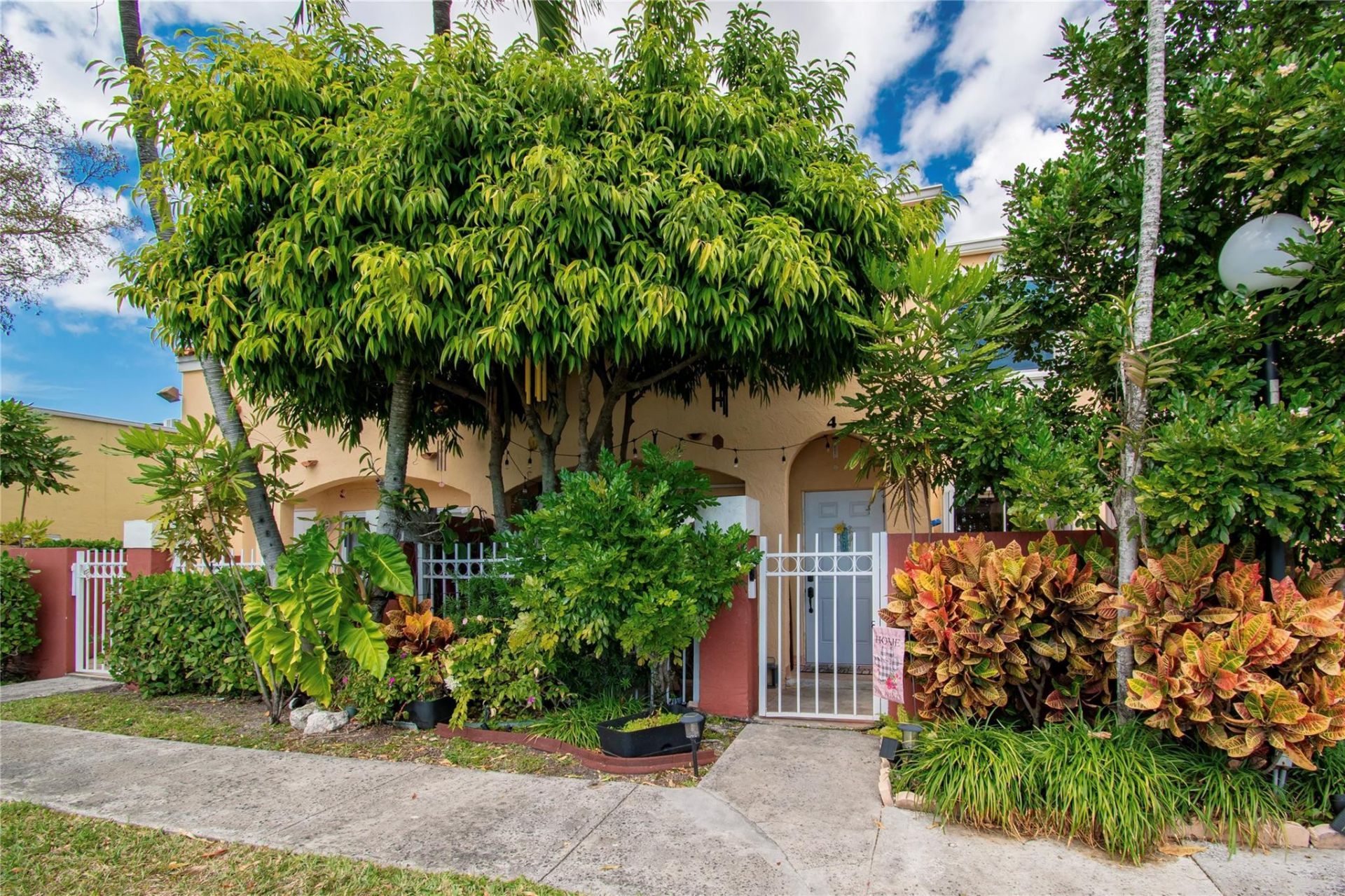 8550 NW 3rd Lane, Unit 304, Miami, FL 33126 Photo