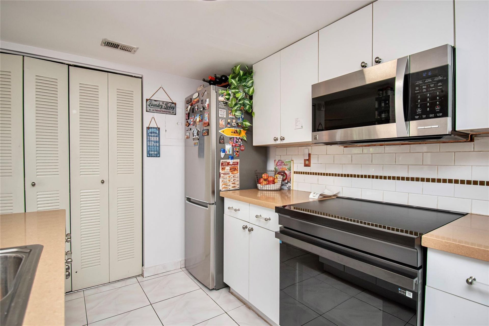 8550 NW 3rd Lane, Unit 304, Miami, FL 33126 Photo