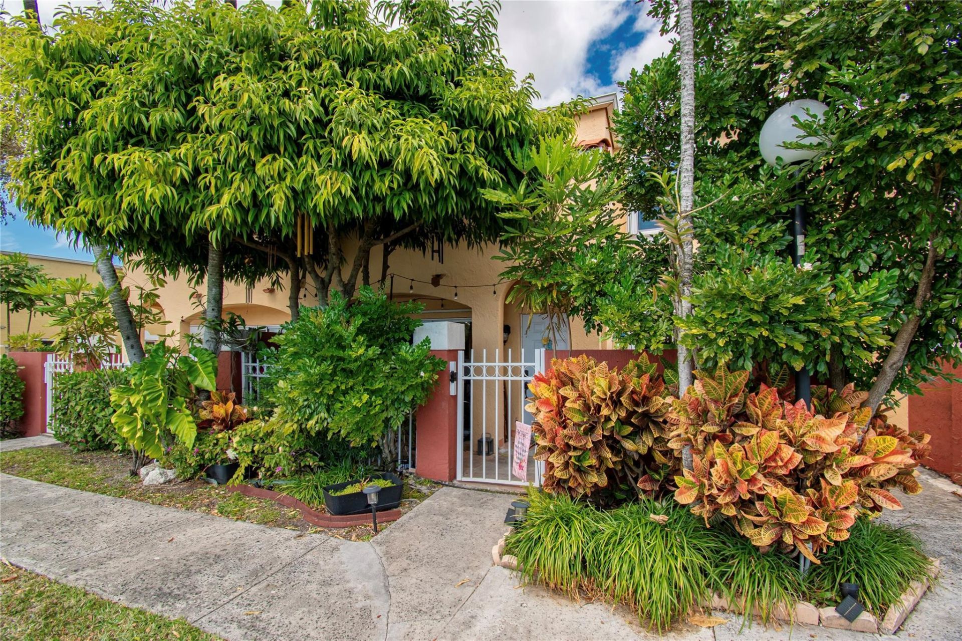 8550 NW 3rd Lane, Unit 304, Miami, FL 33126 Photo