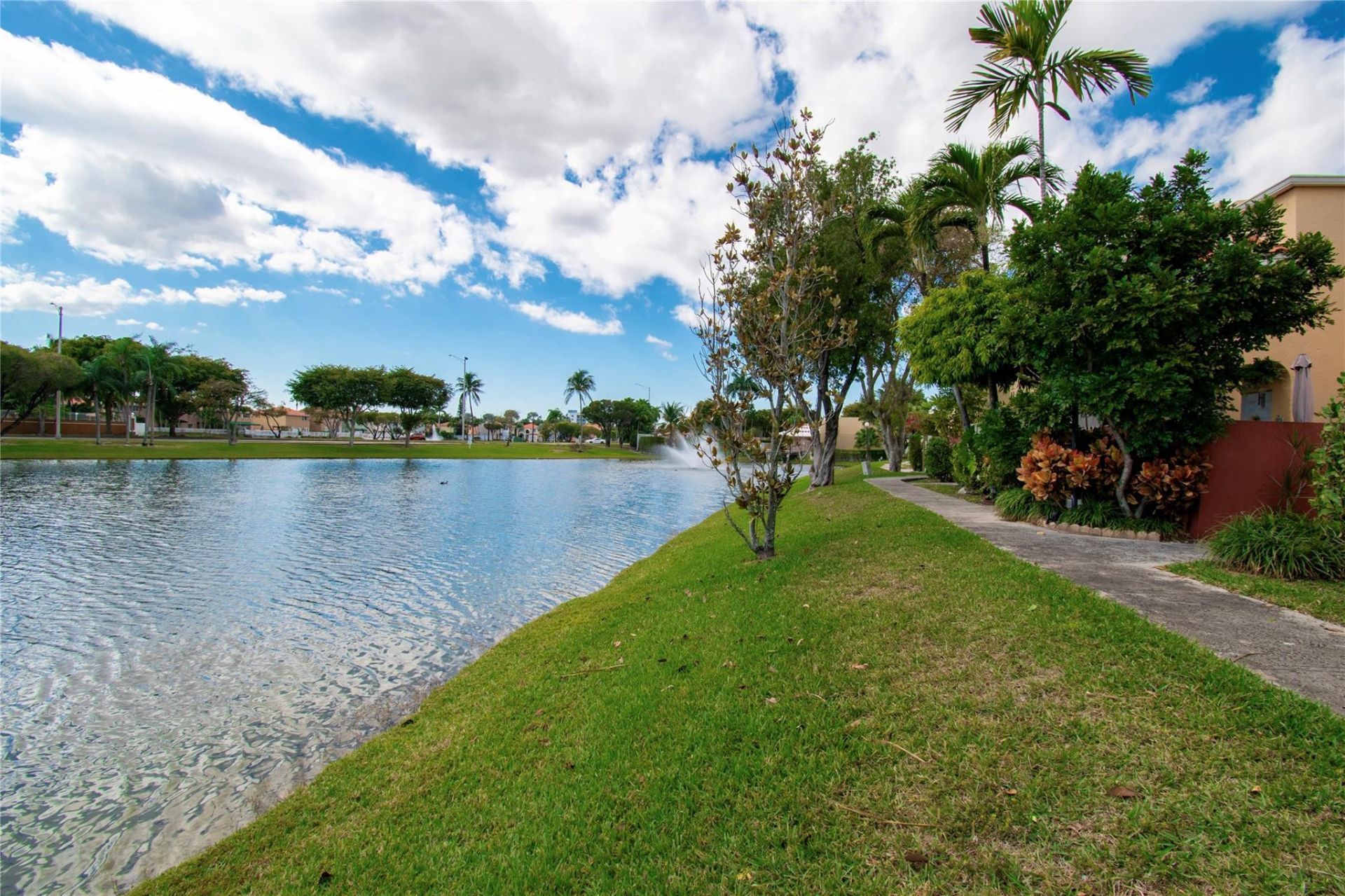 8550 NW 3rd Lane, Unit 304, Miami, FL 33126 Photo