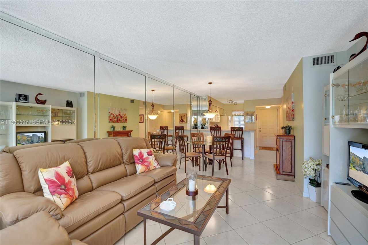 2228 N Cypress Bend Dr, Unit 103, Pompano Beach, FL 33069 Photo