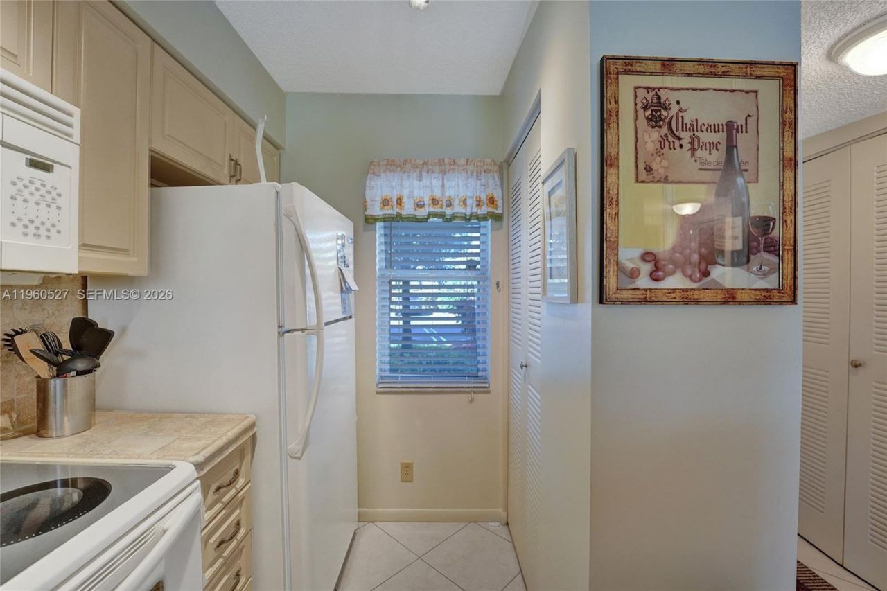 2228 N Cypress Bend Dr, Unit 103, Pompano Beach, FL 33069 Photo