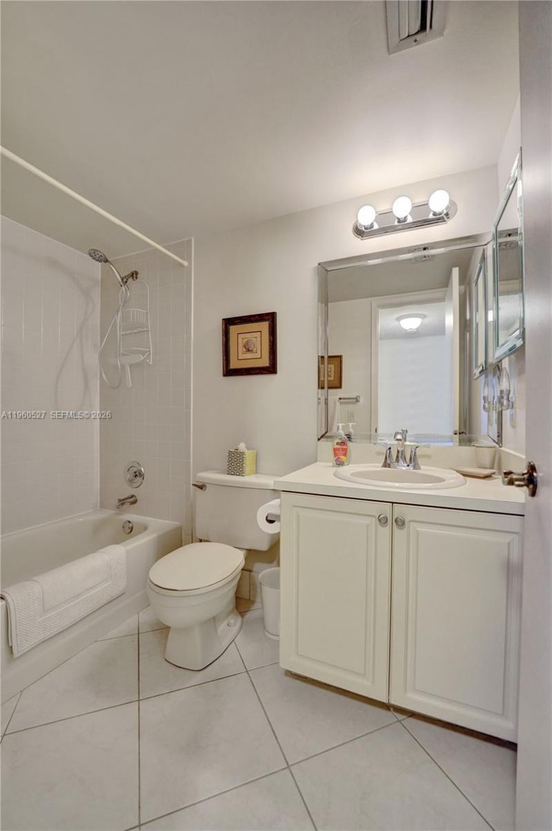 2228 N Cypress Bend Dr, Unit 103, Pompano Beach, FL 33069 Photo