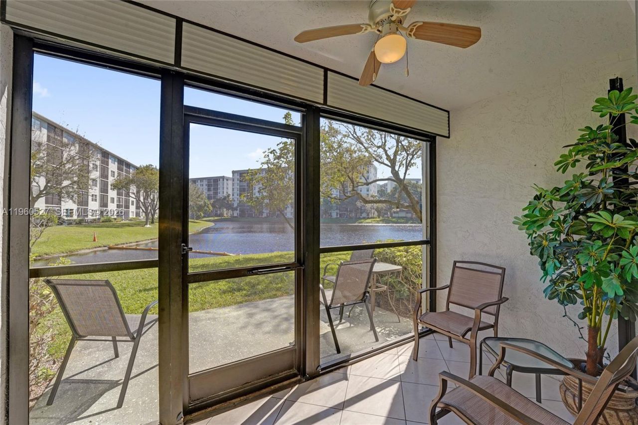 2228 N Cypress Bend Dr, Unit 103, Pompano Beach, FL 33069 Photo